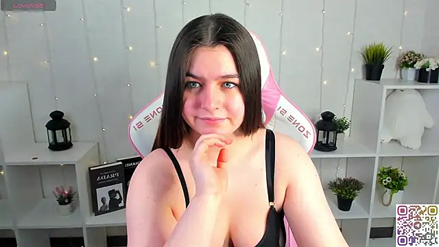 Margaret  Moon online show from May 2026 08:08:02 AM