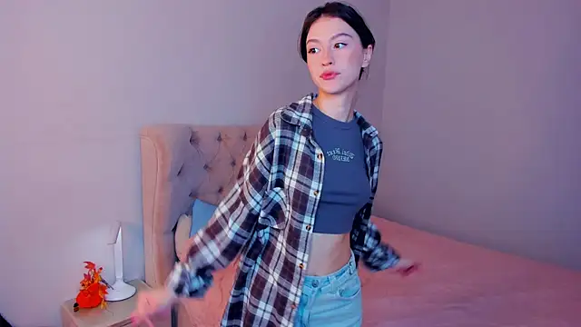 LibbieSchworm online show from April 2026 08:40:02 AM