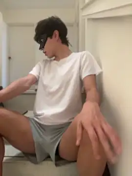 ojitosdegato online show from April 2026 04:02:01 PM