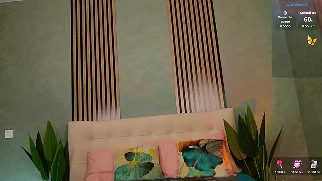 kittylunaa online show from July 2026 09:53:01 AM