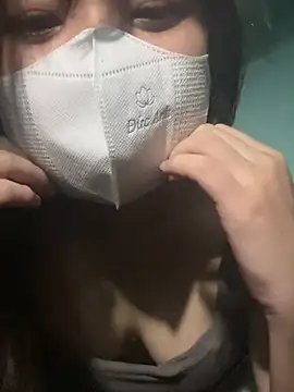 Larissa668 online show from April 2026 03:39:02 PM