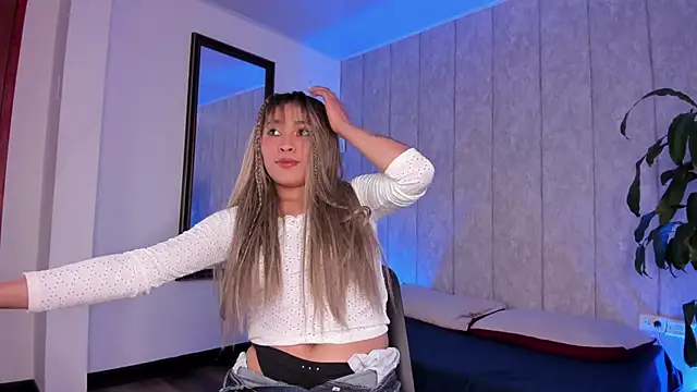 Lucero gomez online show from April 2026 07:31:01 PM