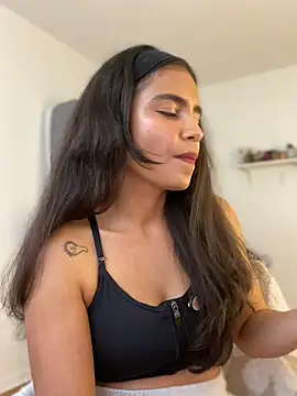 holaRosa online show from June 2026 08:03:01 PM