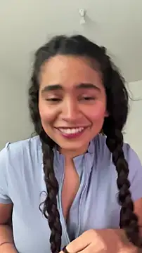 holaRosa online show from April 2026 05:25:02 PM