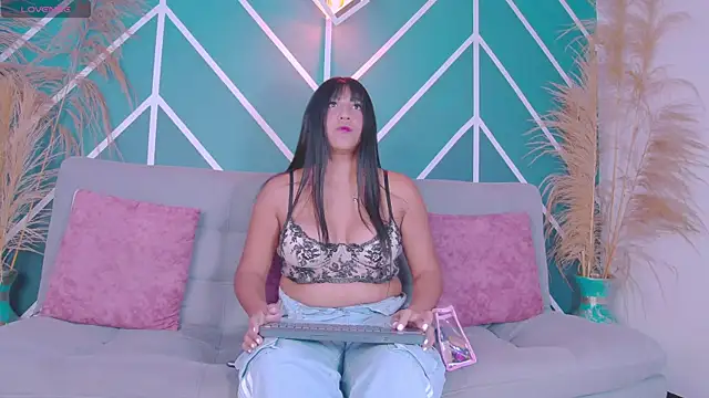 Snapshot of Grace_Walkerr chatting on April 2026 01:56:02 PM Grace Walkerr online show from April 2026 01:56:02 PM