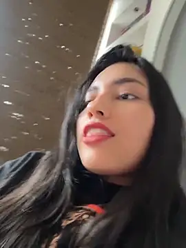 Snapshot of VioletRousee chatting on June 2026 06:52:01 PM VioletRousee online show from June 2026 06:52:01 PM