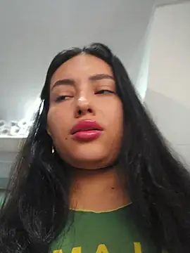 Snapshot of VioletRousee chatting on July 2026 02:14:02 PM VioletRousee online show from July 2026 02:14:02 PM