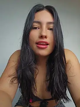 Snapshot of VioletRousee chatting on June 2026 02:15:01 PM VioletRousee online show from June 2026 02:15:01 PM