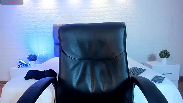 gaialewis online show from April 2026 09:50:02 PM