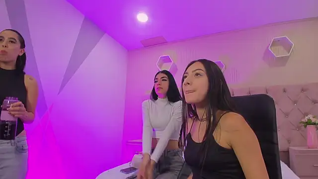 QueensSensation online show from April 2026 01:16:02 PM