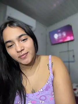 alanna22 online show from June 2026 01:01:01 PM