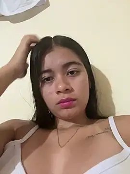 Snapshot of Kloe_zaf chatting on June 2026 05:52:01 AM Kloe zaf online show from June 2026 05:52:01 AM