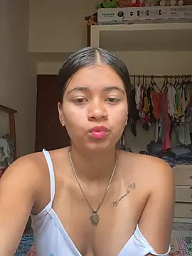Snapshot of Kloe_zaf chatting on June 2026 08:58:01 PM Kloe zaf online show from June 2026 08:58:01 PM