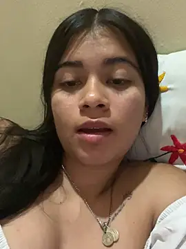 Snapshot of Kloe_zaf chatting on May 2026 07:01:02 AM Kloe zaf online show from May 2026 07:01:02 AM