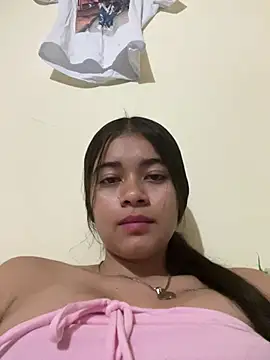 Snapshot of Kloe_zaf chatting on May 2026 08:47:01 AM Kloe zaf online show from May 2026 08:47:01 AM