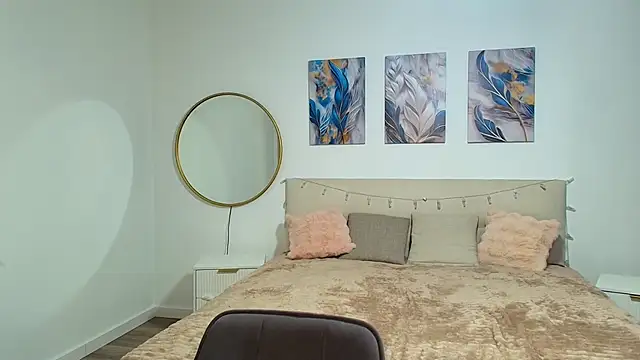 silver girl online show from April 2026 01:10:01 AM