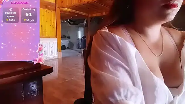 -Pummi- online show from April 2026 06:19:02 AM