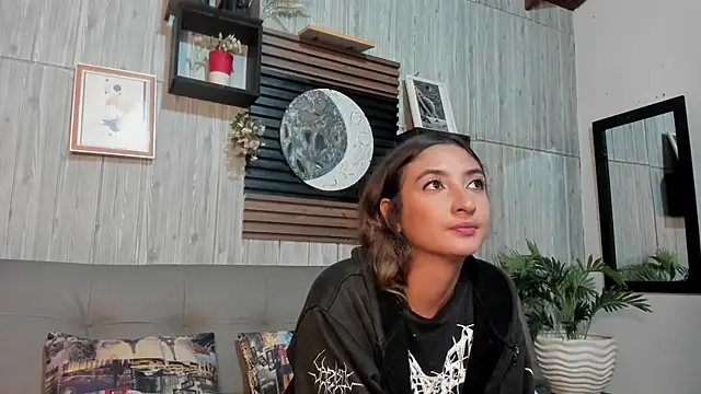 Snapshot of Alucarda666 chatting on May 2026 03:59:01 AM Alucarda666 online show from May 2026 03:59:01 AM