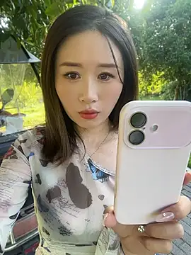 Snapshot of qin205205 chatting on July 2026 11:26:01 PM qin205205 online show from July 2026 11:26:01 PM
