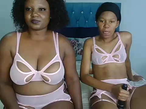 YourWifeyLily online show from May 2026 10:24:01 PM