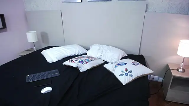 Snapshot of Camille_n_Shaggy chatting on April 2026 07:45:01 AM Camille n Shaggy online show from April 2026 07:45:01 AM