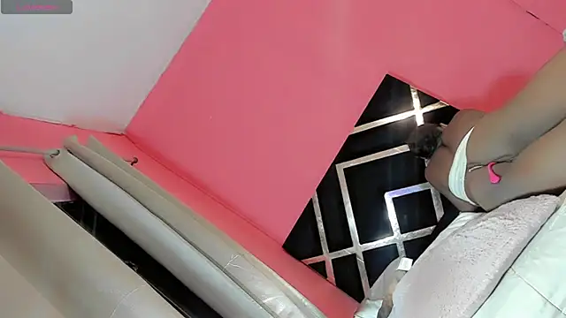 Snapshot of liyenpain01_ chatting on April 2026 07:45:01 AM liyenpain01 online show from April 2026 07:45:01 AM