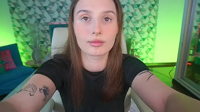 VikVikLove online show from June 2026 07:59:01 PM