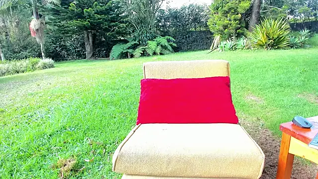NatashaDiamond online show from May 2026 01:28:02 PM