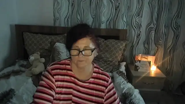 Snapshot of CatherineRowe chatting on January 2025 04:02:02 PM CatherineRowe online show from January 2025 04:02:02 PM