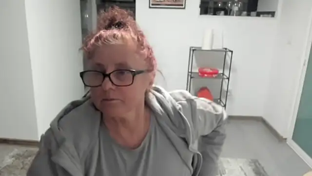 Snapshot of CatherineRowe chatting on January 2025 10:02:01 PM CatherineRowe online show from January 2025 10:02:01 PM