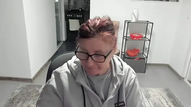 Snapshot of CatherineRowe chatting on January 2025 04:26:01 PM CatherineRowe online show from January 2025 04:26:01 PM