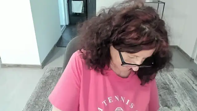 Snapshot of CatherineRowe chatting on January 2025 01:43:01 PM CatherineRowe online show from January 2025 01:43:01 PM