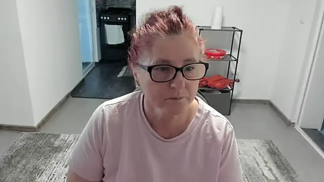 Snapshot of CatherineRowe chatting on January 2025 08:31:01 AM CatherineRowe online show from January 2025 08:31:01 AM