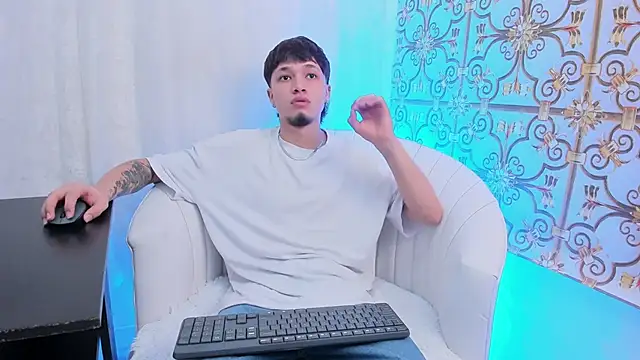 NewDannii online show from April 2026 12:39:01 PM