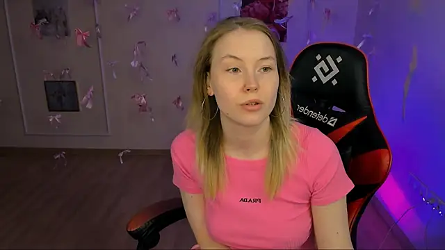 Snapshot of yourella chatting on April 2026 09:02:02 AM yourella online show from April 2026 09:02:02 AM