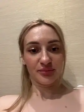 lovencat online show from April 2026 07:40:02 PM