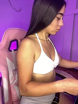 Snapshot of AMBERBUNNY_ chatting on April 2026 01:27:01 PM AMBERBUNNY online show from April 2026 01:27:01 PM