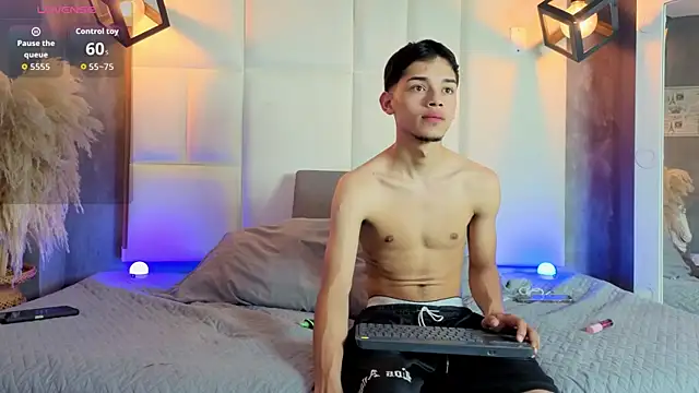 Eroticxcouple online show from April 2026 08:45:02 PM