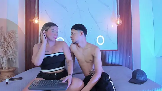 Eroticxcouple online show from May 2026 05:22:01 PM