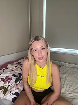 BlondeChiara online show from April 2026 06:20:02 PM