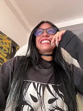 Kattze  online show from April 2026 08:37:02 PM