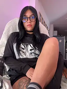 Kattze  online show from April 2026 09:09:02 PM