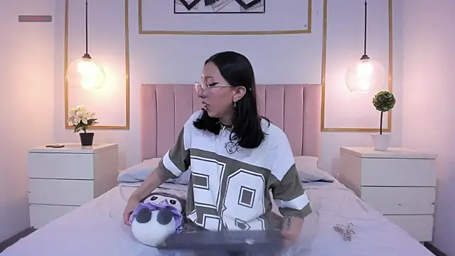 NixShadow online show from April 2026 10:28:01 PM