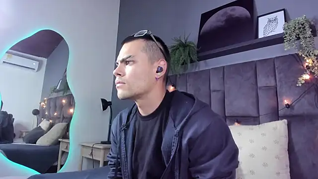 RomeoBoselli   online show from April 2026 07:41:02 PM