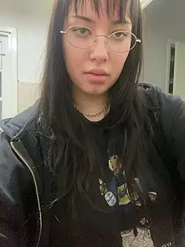cherryxxox online show from May 2026 03:54:02 AM