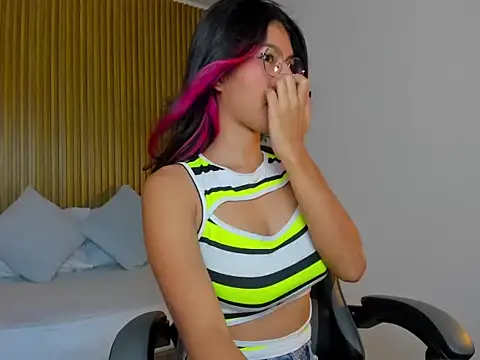 rosalita4  online show from April 2026 07:19:01 PM