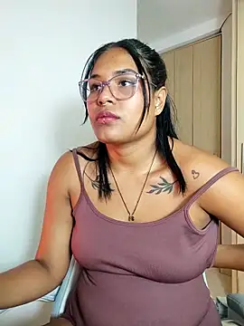 AGATTA0 online show from April 2026 10:38:02 PM