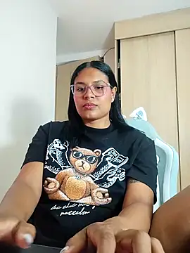 AGATTA0 online show from April 2026 12:57:02 AM