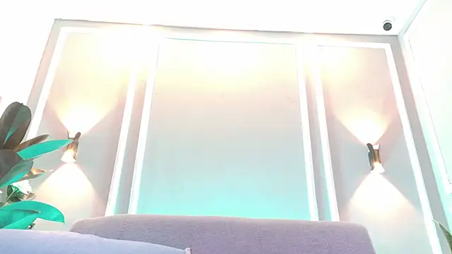 milurousse online show from April 2026 07:28:02 PM