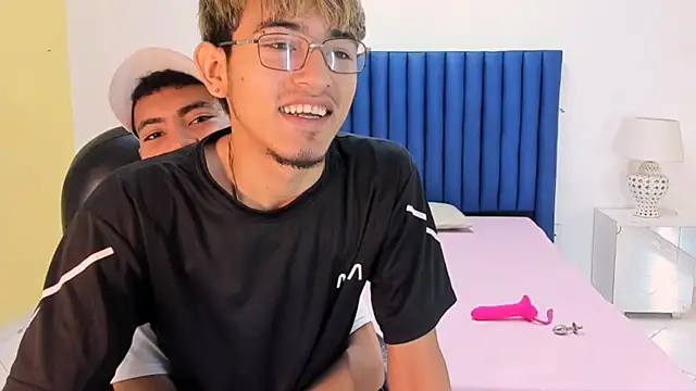 Juan saul1 online show from April 2026 09:30:01 PM